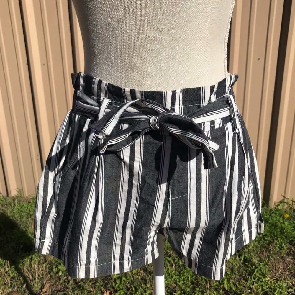 Ruffled shorts
